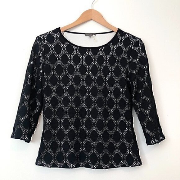 VINCE CAMUTO Black Overlay White Laser Cut Polka Dot 3/4 Sleeve Blouse Top sz XS - Picture 1 of 5